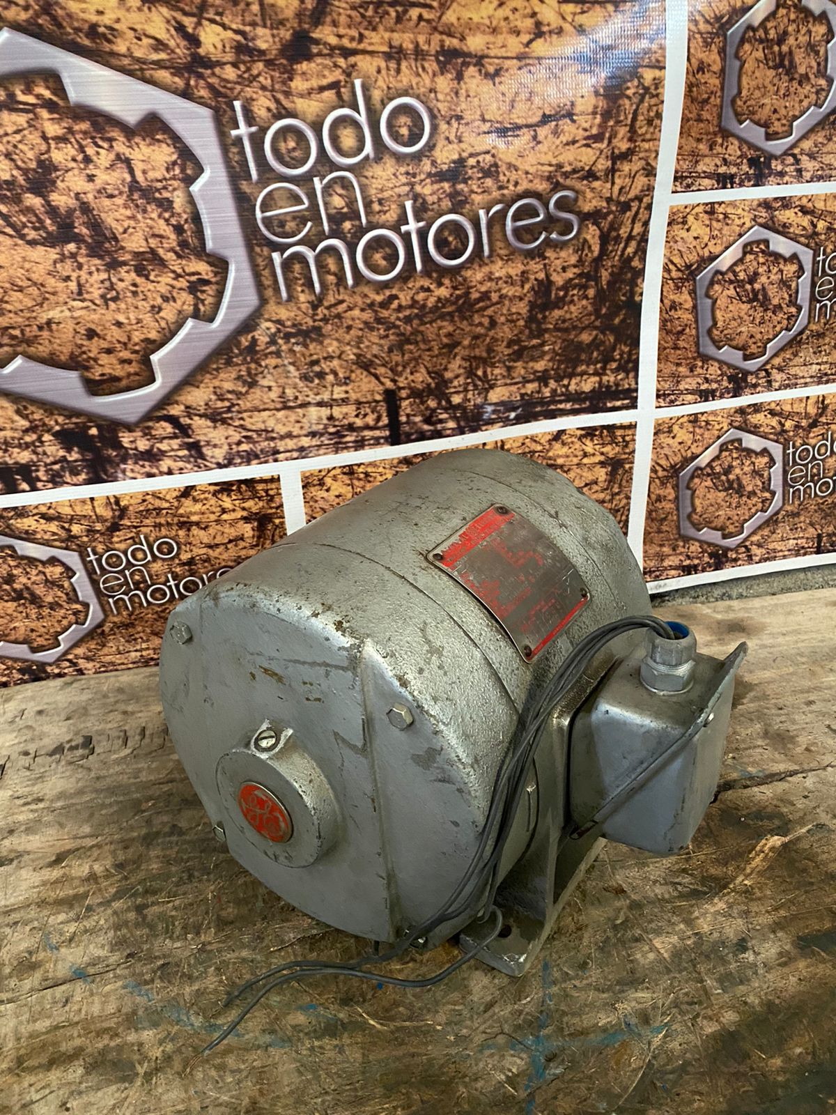 videos/BS049-motor_electrico_general_electric__2hp__1165_rpm_208-220-440_volts-3jpg