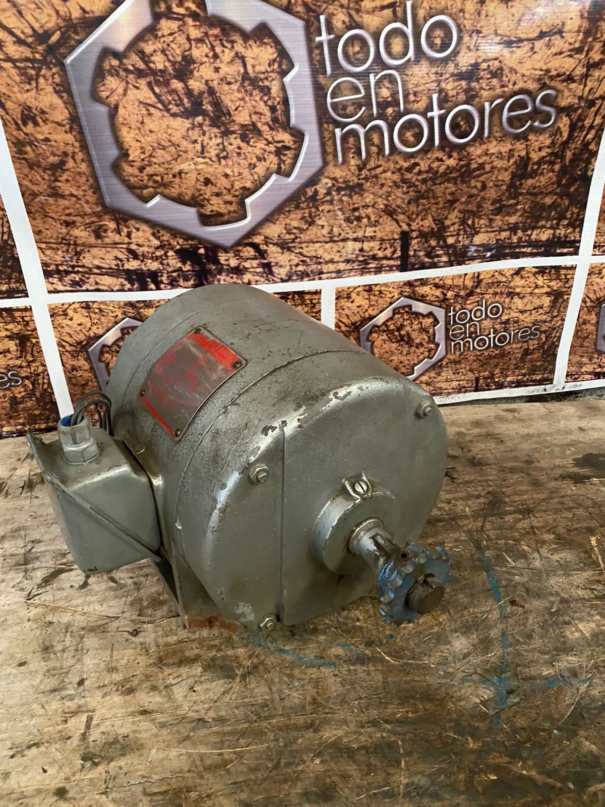 videos/BS049-motor_electrico_general_electric__2hp__1165_rpm_208-220-440_volts-5jpg